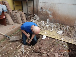 70 cm - harte arbeit in steinigem untergrund