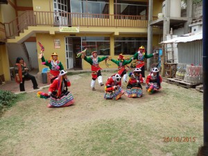 tanzdarbietung der kinder - espectáculo de danza